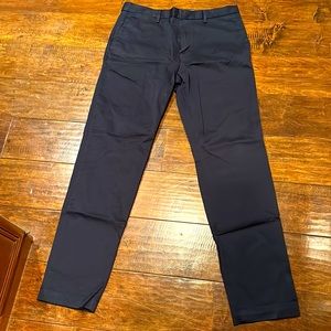 Men’s Banana Republic, Mason, athletic tapered fit Navy chinos, size 34 x34